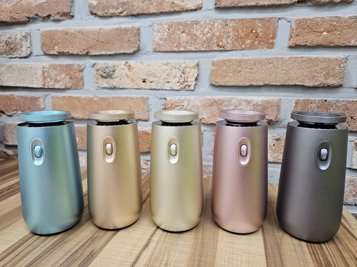 다섯 가지 색상의 NANO-30P 자동분사방향제